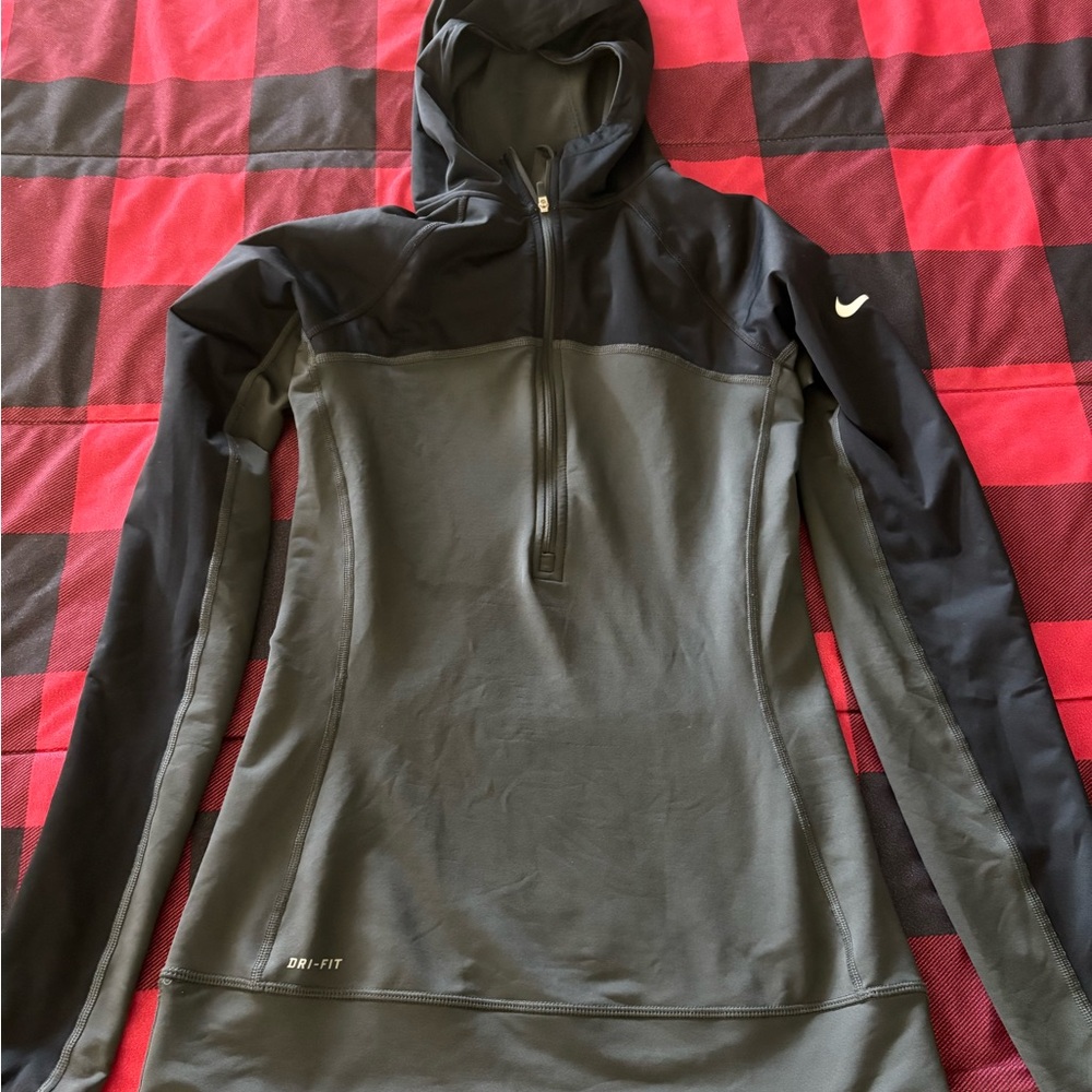 Nike Women's Black and Gray Dri-FIT Hoodie